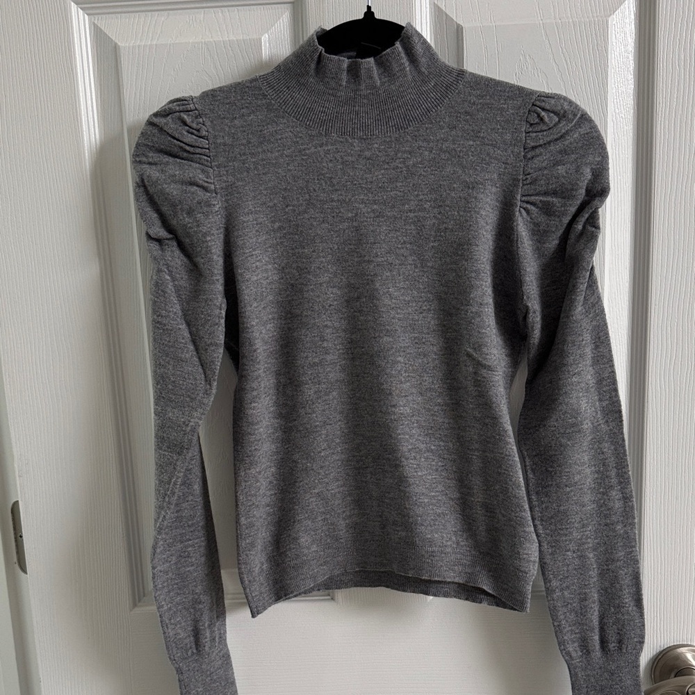 Express Gray Women's Sweater - Picture 2 of 6